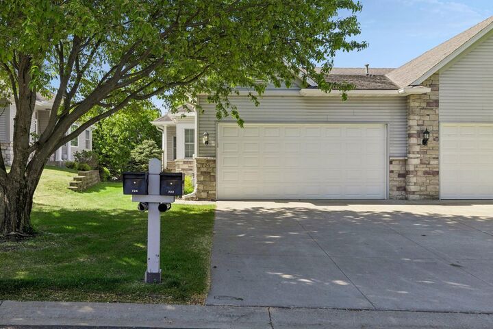 Property Photo: 724 Gilfillan Lane MN 55127