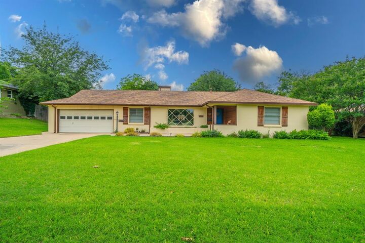 Property Photo:  6924 Bal Lake Drive  TX 76116 