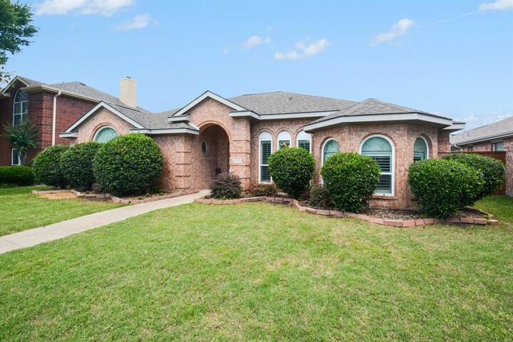 Property Photo:  1523 Balboa Lane  TX 75002 