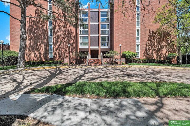 Property Photo:  3702 Jackson Street 105  NE 68105 