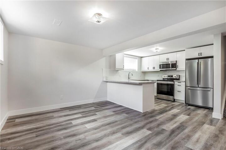 Property Photo:  