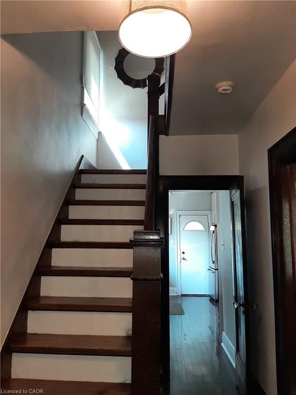 Property Photo:  180 Dufferin Street  ON M6K 1Z2 