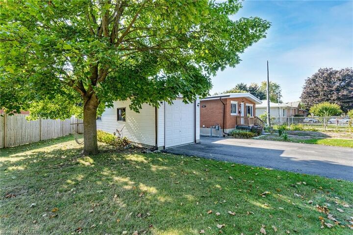 Property Photo:  22 Balmoral Drive  ON N1E 3N6 
