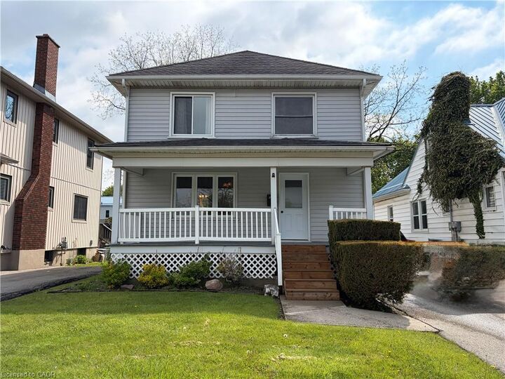 Property Photo:  339 Norfolk Street N  ON N3Y 3P2 