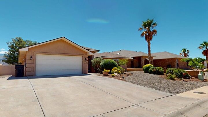 Property Photo:  2153 Camino Del Sol  NM 88310-0000 