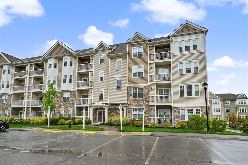 Property Photo:  11 Peters Farm Way 409  MA 01581 