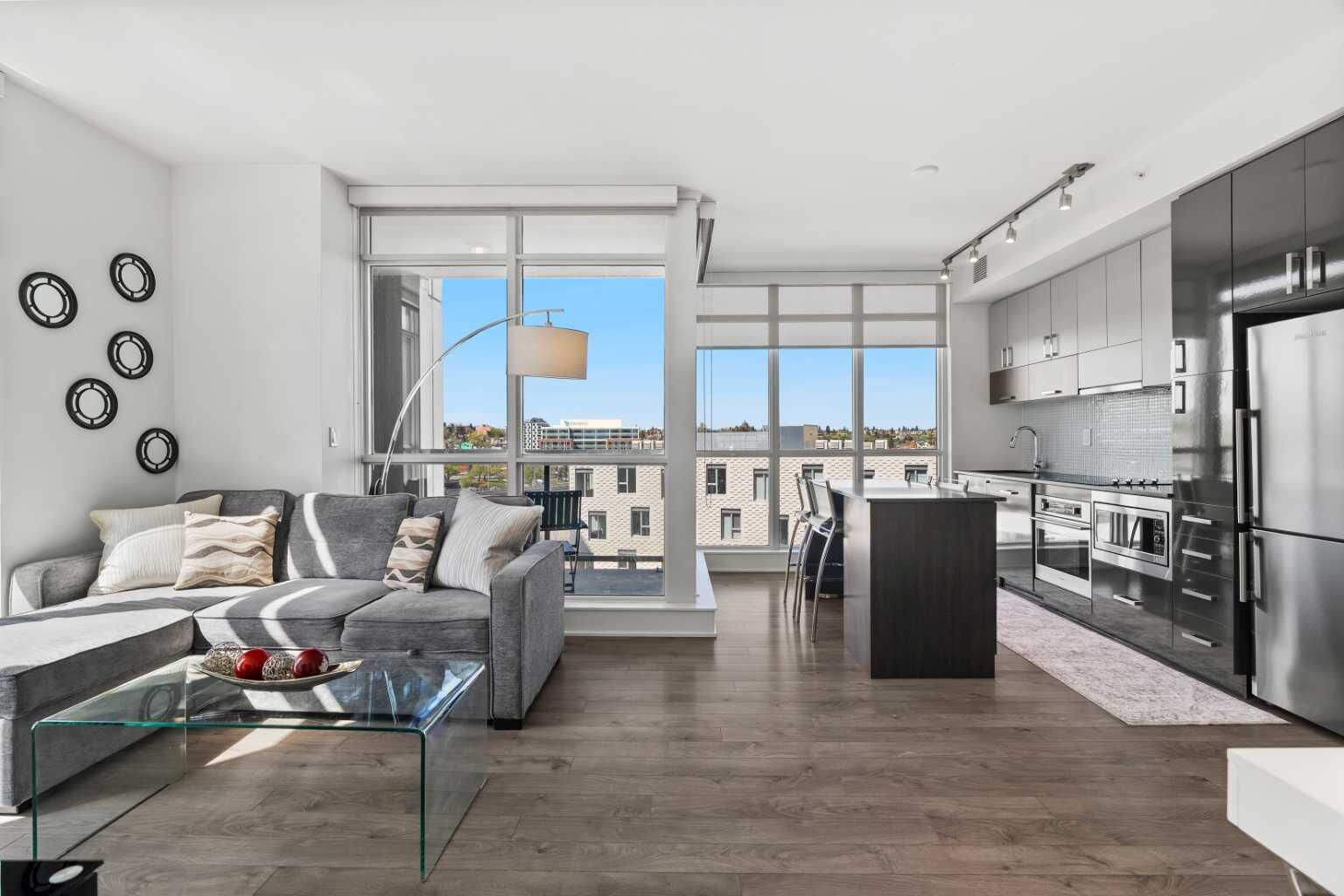 Property Photo:  550 Riverfront Avenue SE 810  AB T3P 1E9 