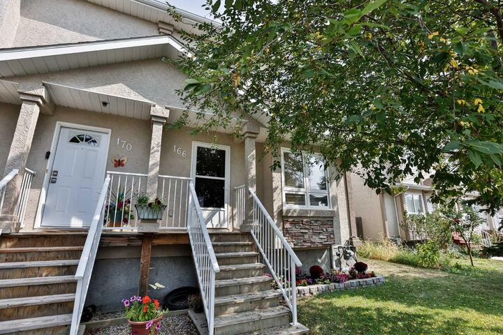 Property Photo:  166 Lynx Cove N  AB T1H 6V5 