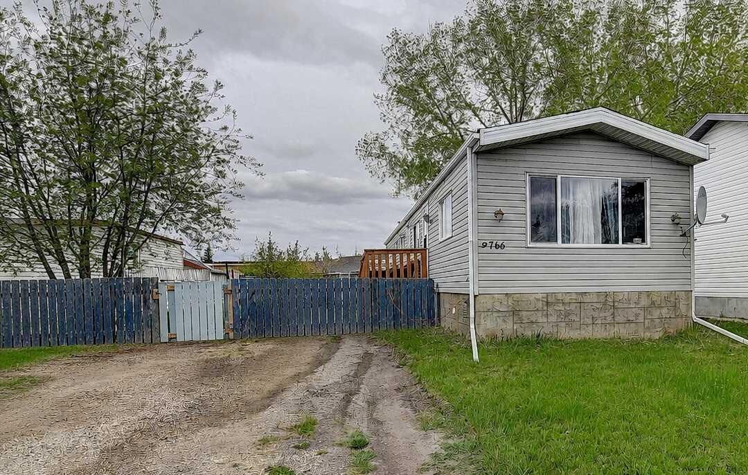 Property Photo:  9766 119A Avenue  AB T8V 5H7 
