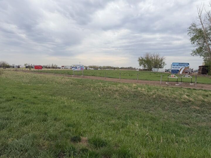 Near Trans Canada Hwy 1 Acres — photo 1