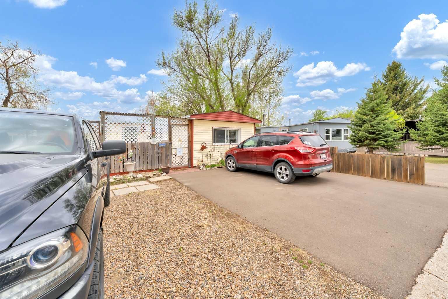 Property Photo:  612 20 Street NE 2  AB T1C 1H5 