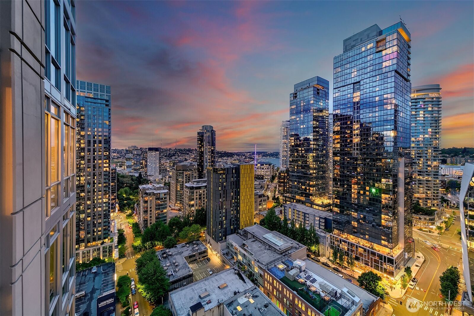 Property Photo:  819  Virginia Street 2902  WA 98101 