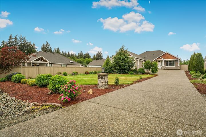 Property Photo: 937 Secord Court WA 98282
