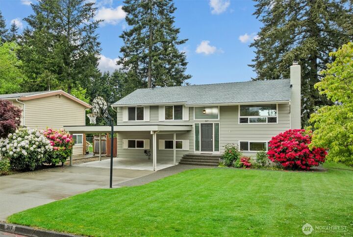 Property Photo:  317  145th Avenue NE  WA 98007 