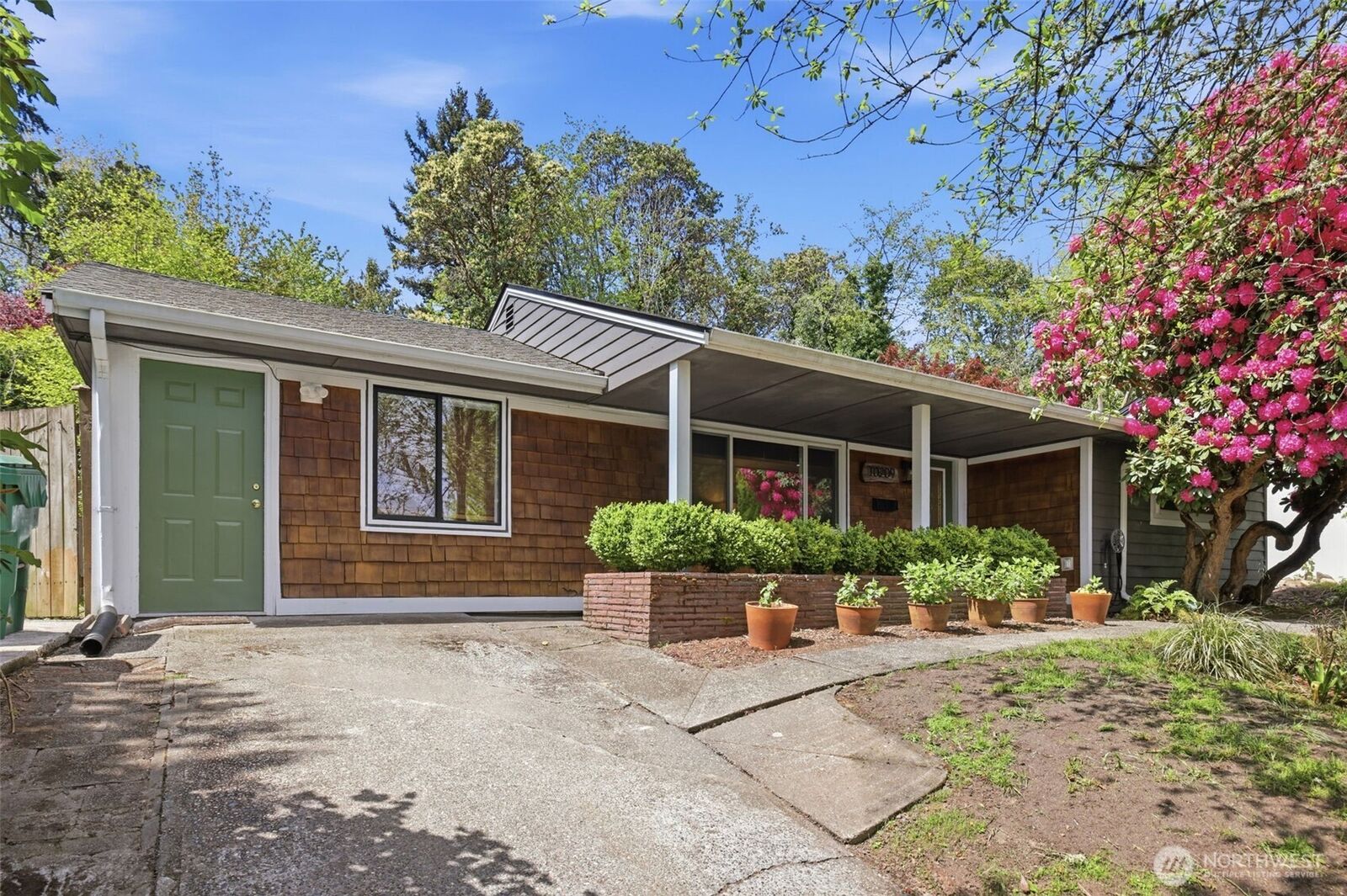 Property Photo:  10209  31st Avenue SW  WA 98146 