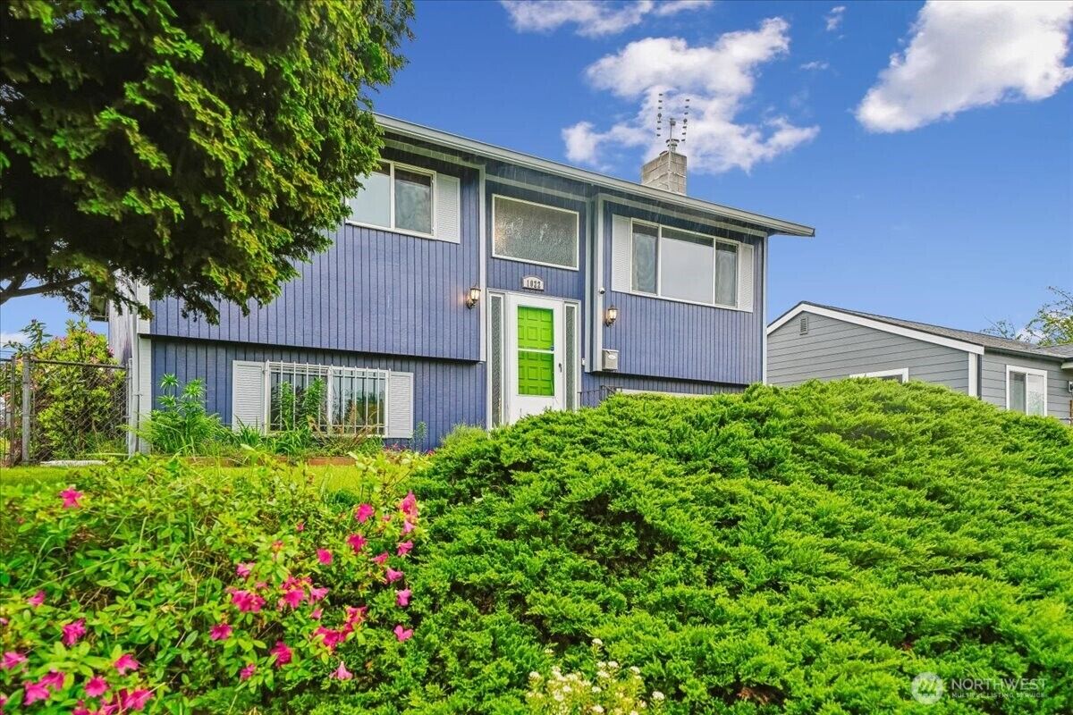 Property Photo:  1022 E 56th Street  WA 98404 