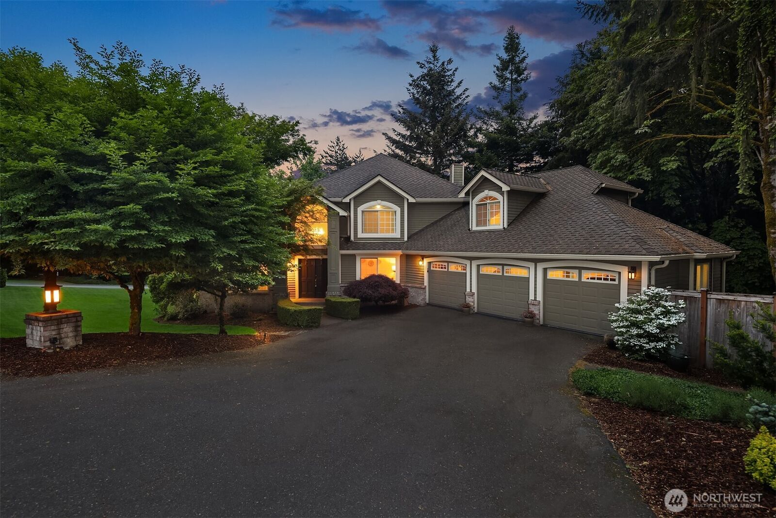 Property Photo:  1308  233rd Avenue SE  WA 98075 