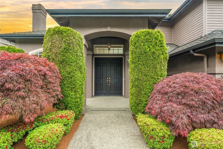 Property Photo:  5869  Mont Blanc Place NW  WA 98027 