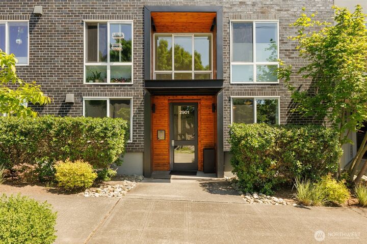 Property Photo:  2901 S Jackson Street 404  WA 98144 