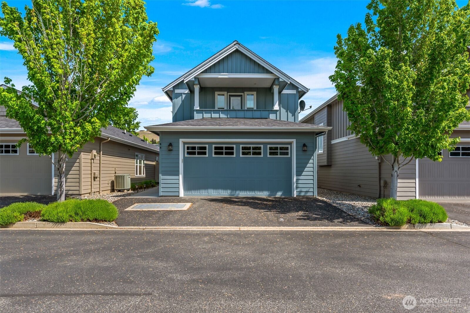 Property Photo:  2452 NW Columbia Avenue 44  WA 98802 