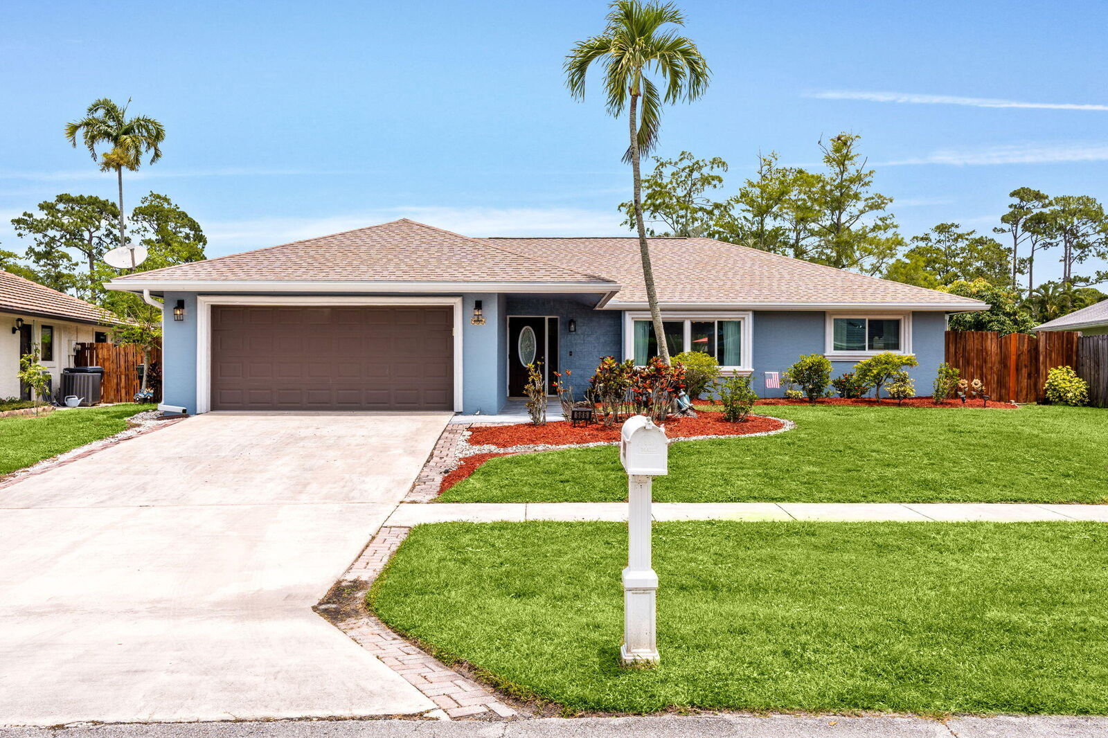 Property Photo: 986 Cherry Lane FL 33414