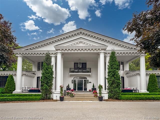 Property Photo:  477 Dunston Road  MI 48304 