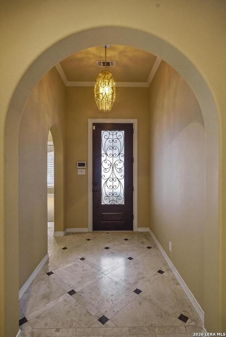 Property Photo:  8 Orsinger Frg  TX 78230 