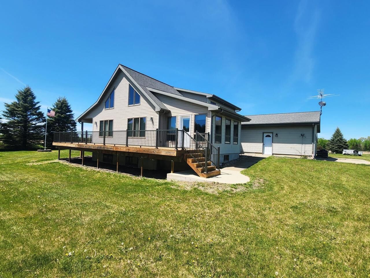 Property Photo:  N6526 State Road 22  WI 53954 