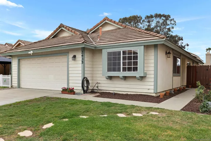Property Photo: 2435 Heatherwood Ct CA 92026