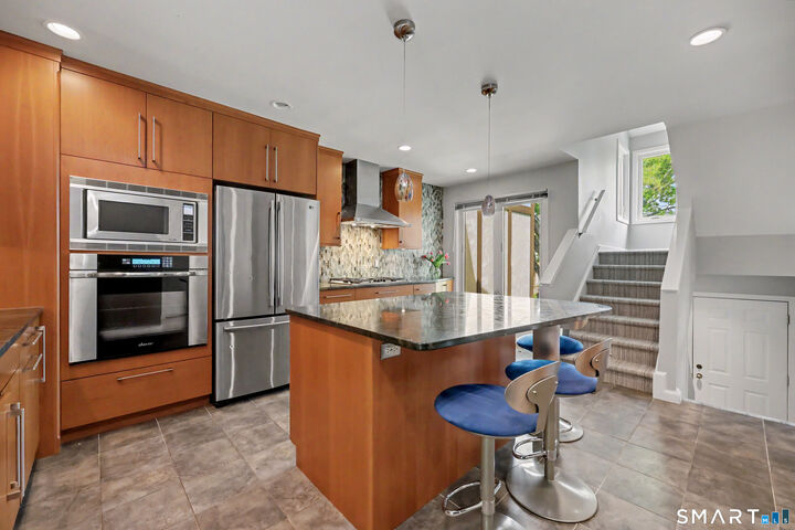 Property Photo:  690 Forest Road 642  CT 06516 