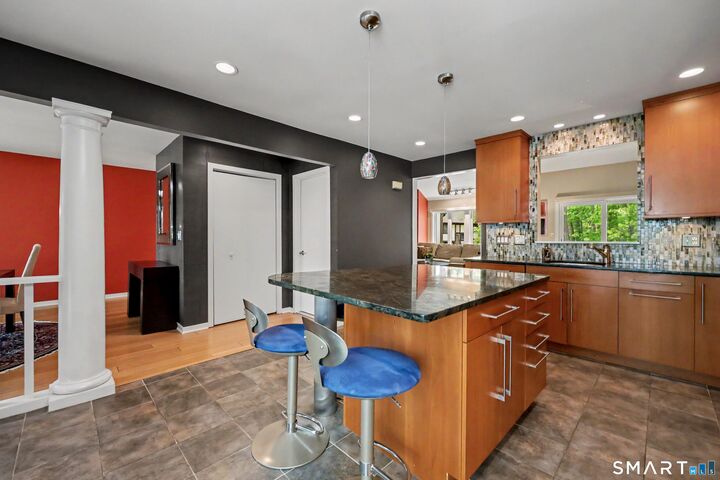 Property Photo:  690 Forest Road 642  CT 06516 