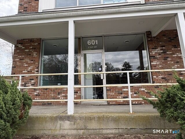 Property Photo: 601 Boston Post Road 5 CT 06460