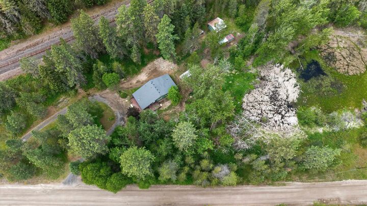 Property Photo: 23311 N Crescent Rd WA 99003
