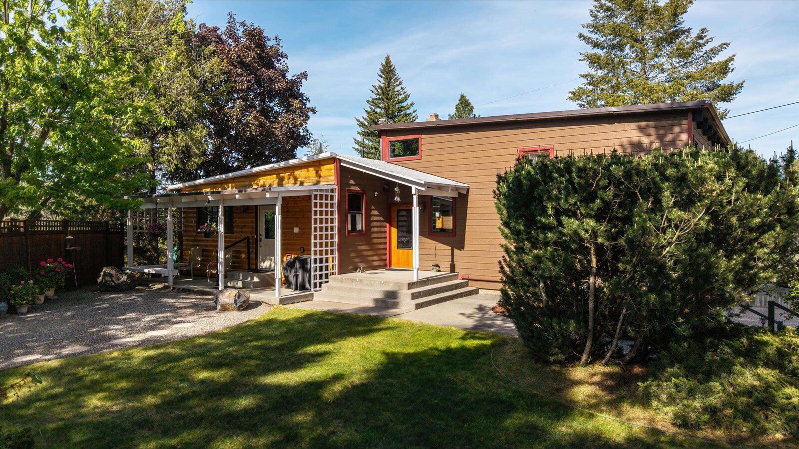 Property Photo: 3116 E Center Rd WA 99021