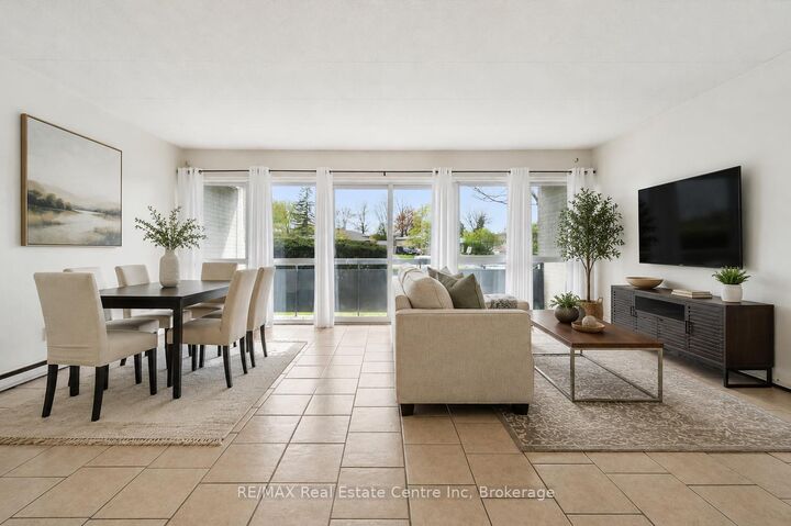 Property Photo: 91 Conroy Crescent 307 ON N1G 2V5