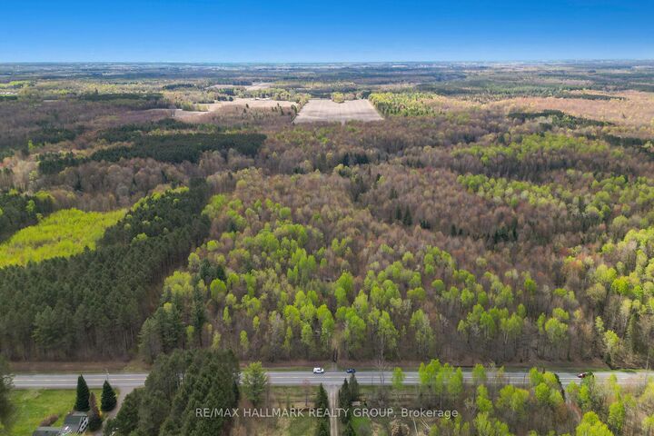 320 Clarence Cambridge Road — photo 1