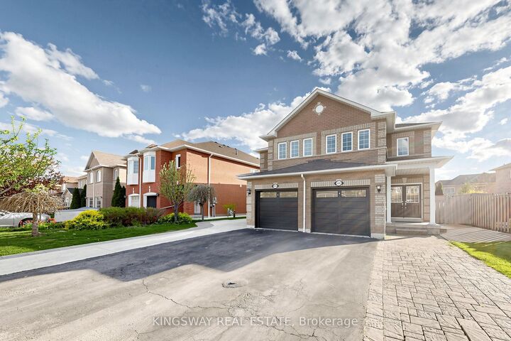 Property Photo: 5642 Annabelle Avenue ON L5V 3A9
