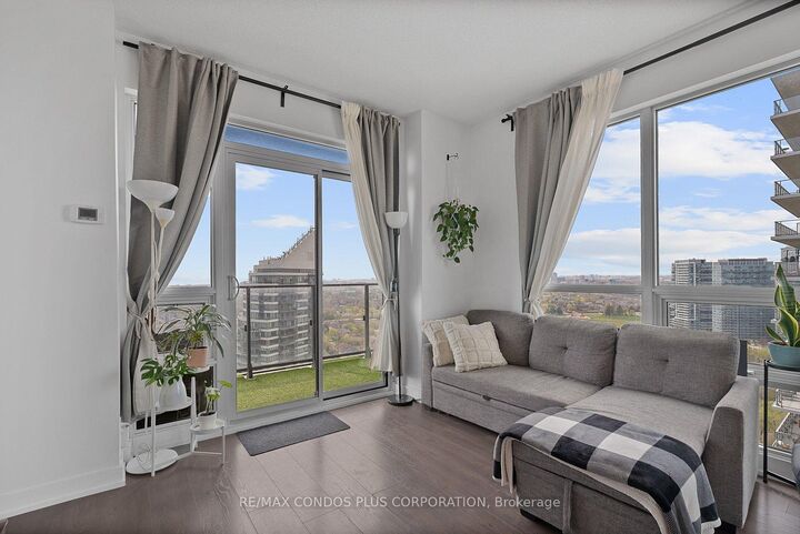 Property Photo: 2212 Lakeshore Boulevard W 3206 ON M8V 0C2