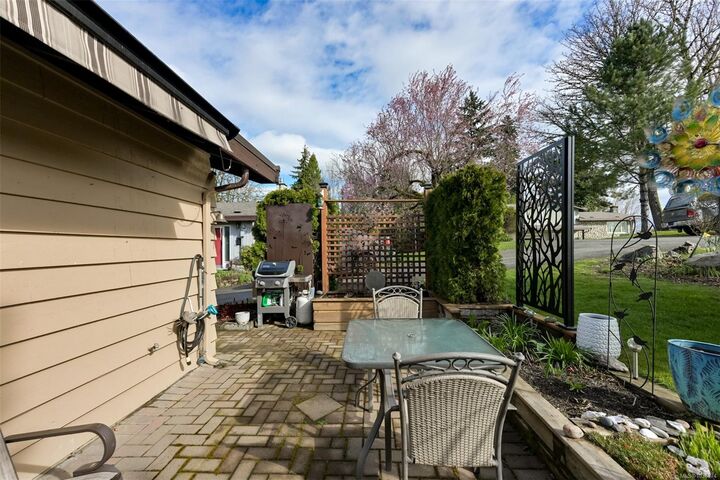 Property Photo:  6172 Alington Rd 12  BC V9L 2E9 