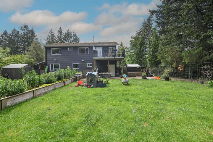 Property Photo: 2126 Cypress Rd BC V9M 3Z5