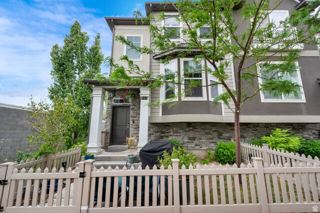 Property Photo:  1414 S 800 W #D 4-5  UT 84087 