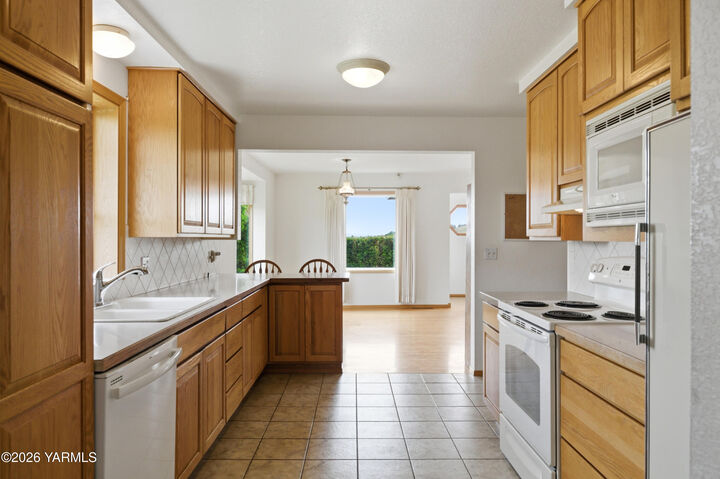 Property Photo:  13608 Wide Hollow Rd  WA 98908 