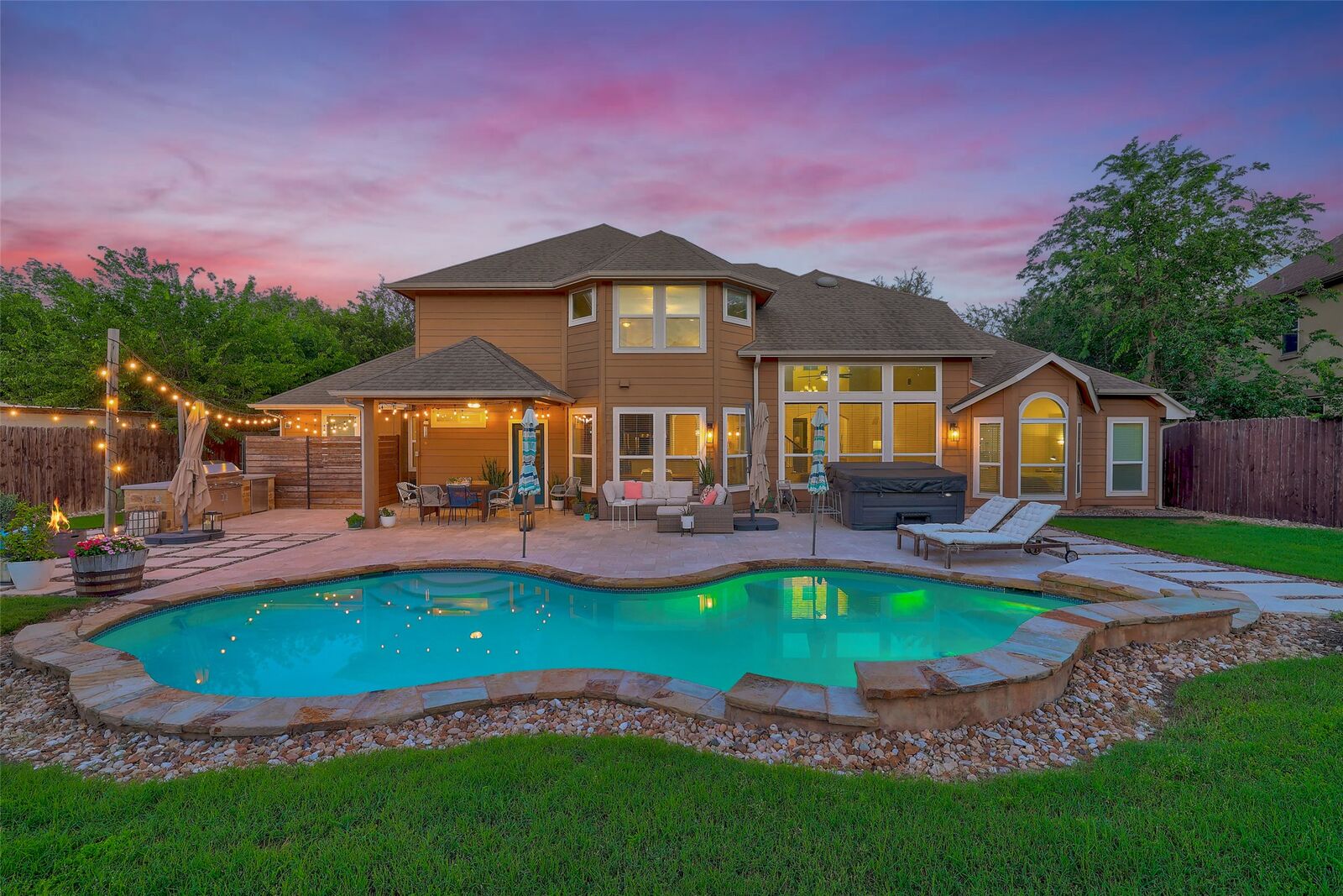 Property Photo:  1010 Canyon Edge Drive  TX 78733 