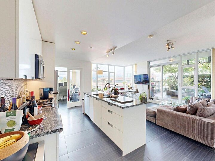 Property Photo:  2080 W Broadway 865  BC V6J 0C7 