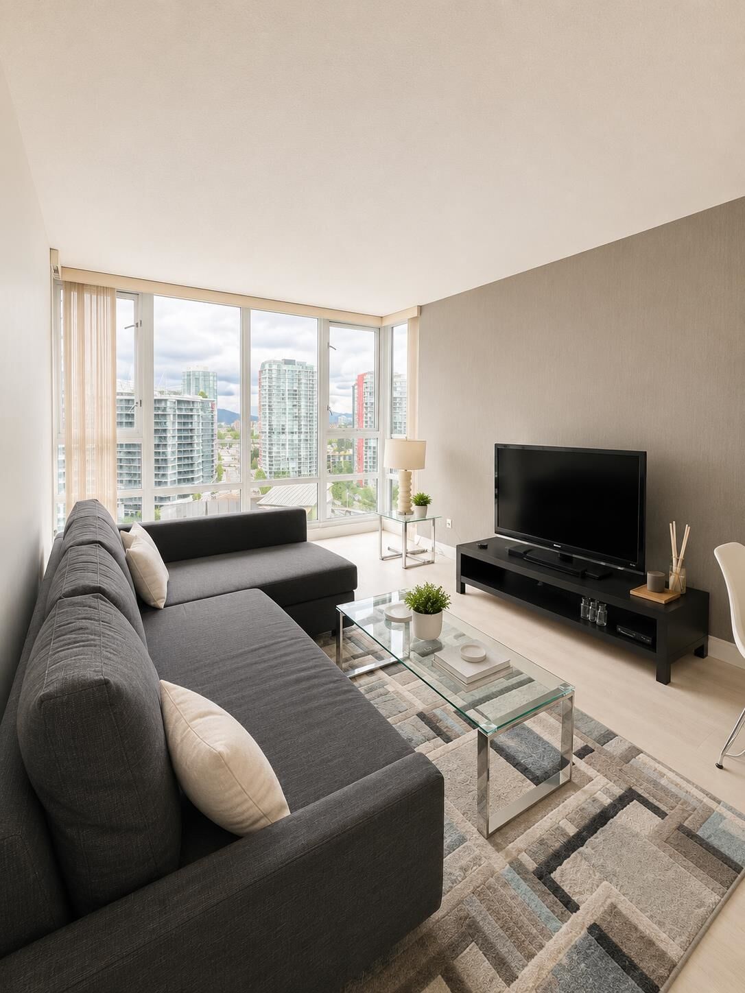 Property Photo:  1033 Marinaside 1802  BC V6Z 3A3 