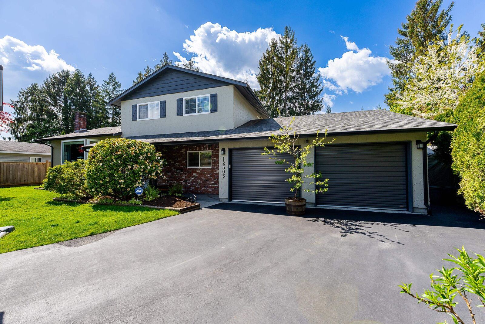 Property Photo:  12305 221 Street  BC V2X 5T4 