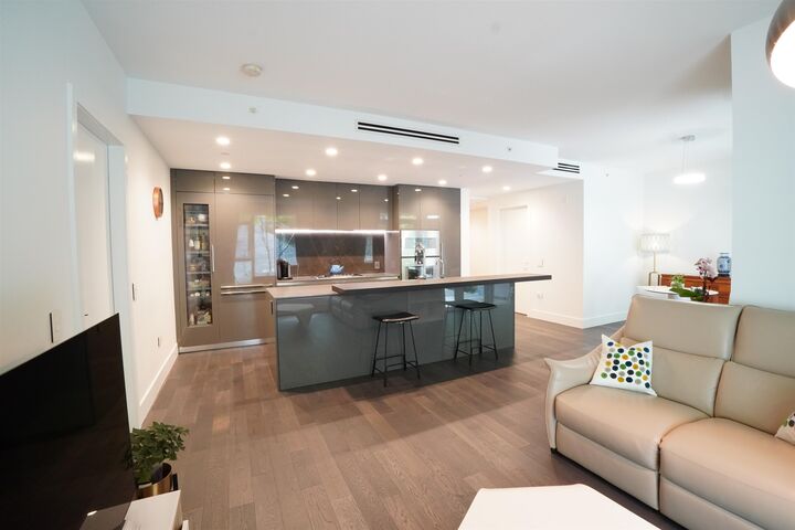 Property Photo:  375 W 59th Avenue 102  BC V5X 0J4 
