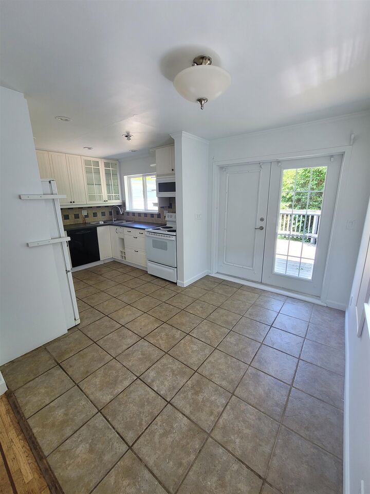 Property Photo:  15439 Oxenham Avenue  BC V4B 2J2 