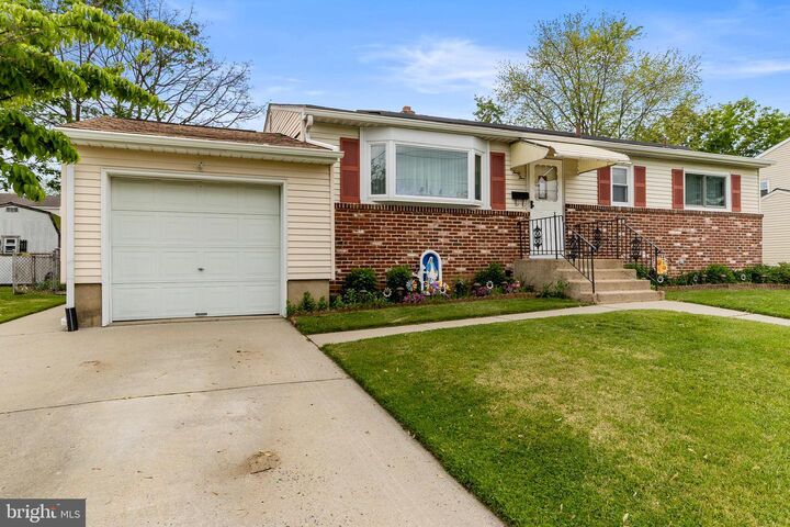 Property Photo:  45 Hempstead Road  NJ 08610 