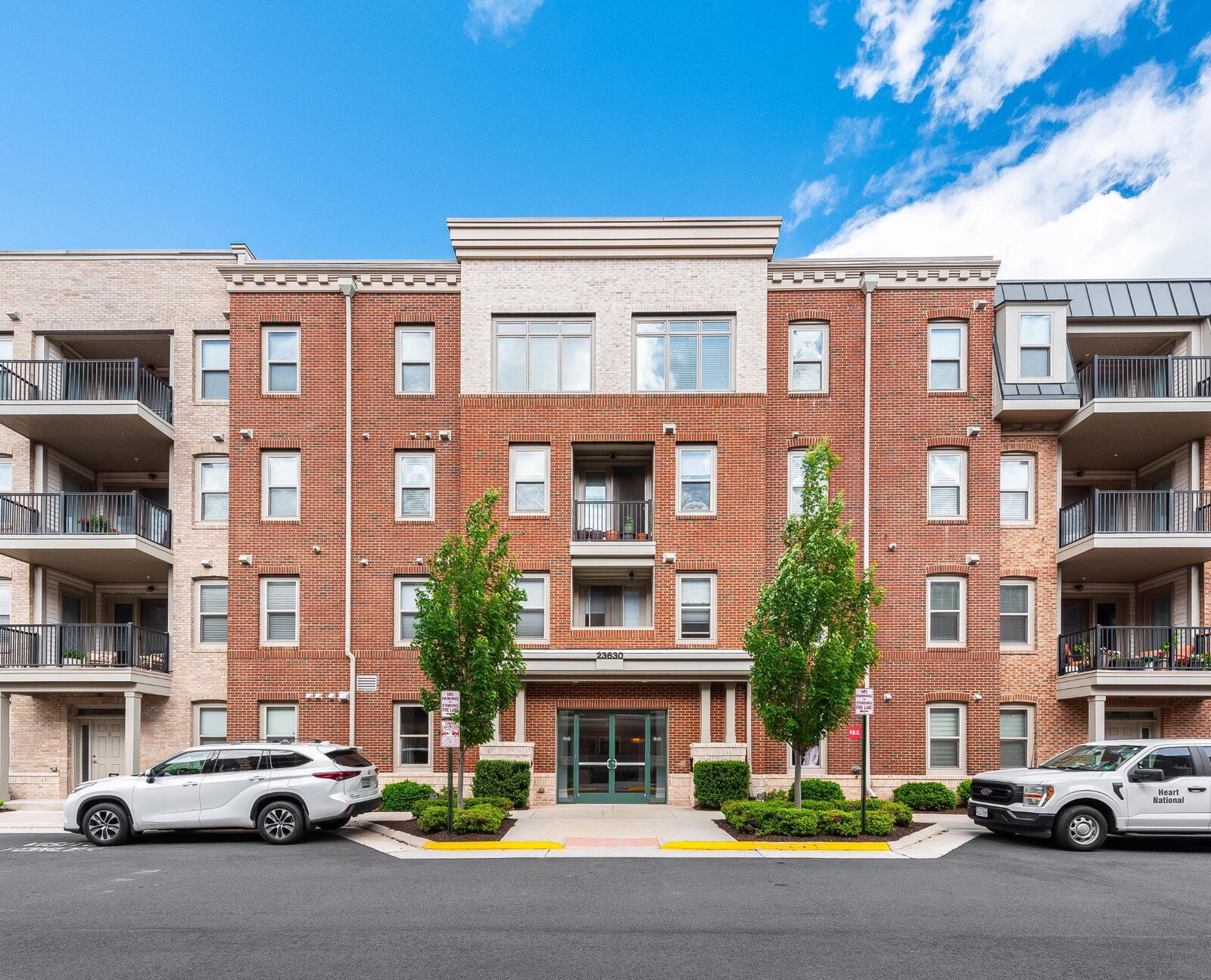 Property Photo: 23630 Havelock Walk Terrace 200 VA 20148